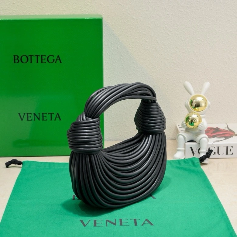 Bottega Veneta Hobo Bags WellDesigned 67732