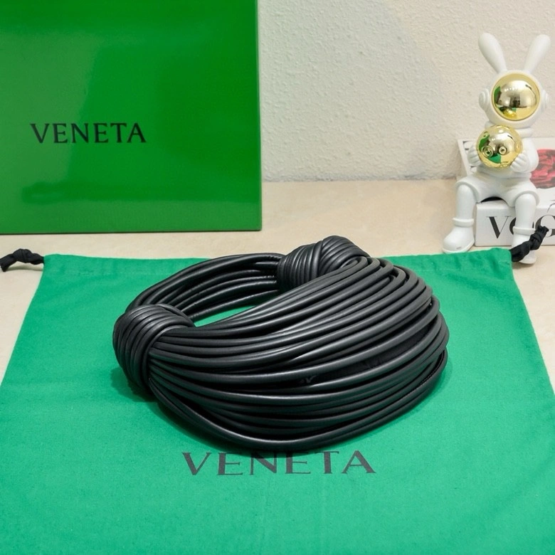 Bottega Veneta Hobo Bags WellDesigned 67732