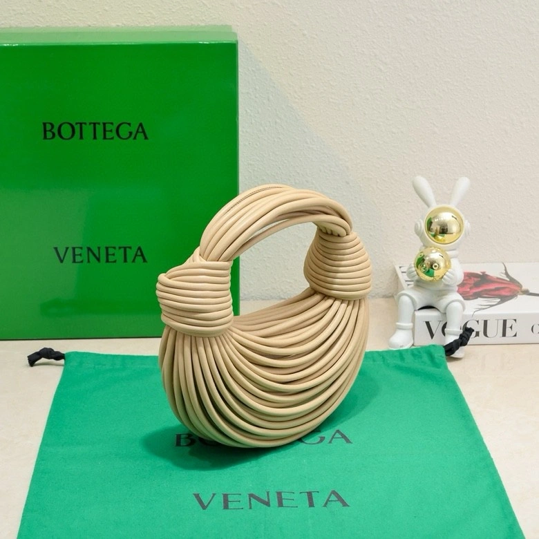 Bottega Veneta Hobo Bags UrbanChic 67774