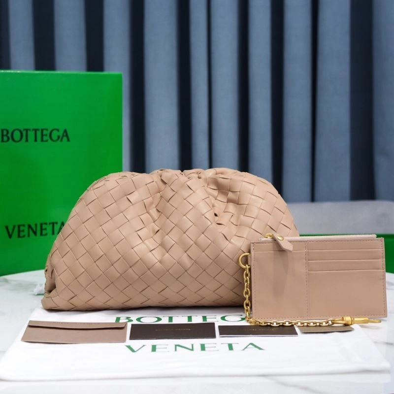 Bottega Veneta Pouch Clutch Bags Snug 68116