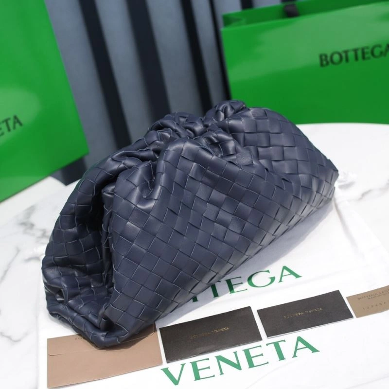 Bottega Veneta Pouch Clutch Bags Refined 68107
