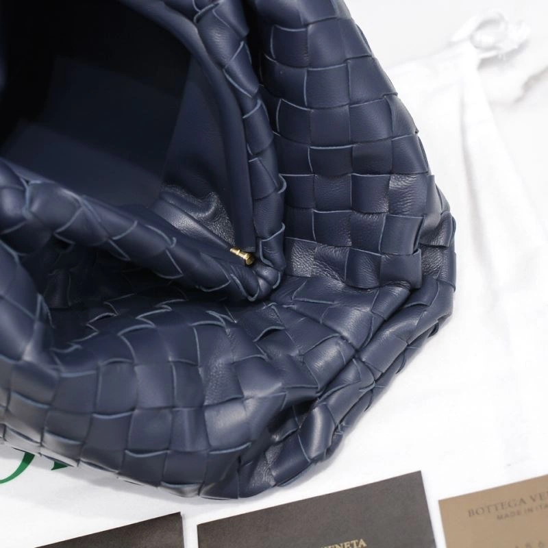 Bottega Veneta Pouch Clutch Bags Refined 68107