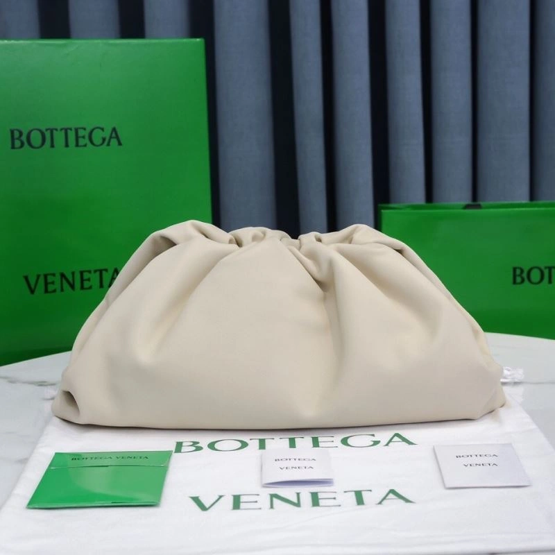 Bottega Veneta Pouch Clutch Bags Fashionable 68144