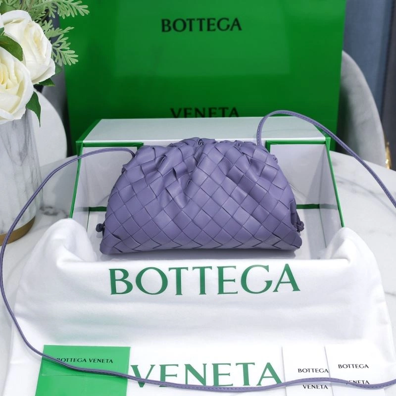 Vibrant Bottega Veneta Pouch Clutch Bags 68096