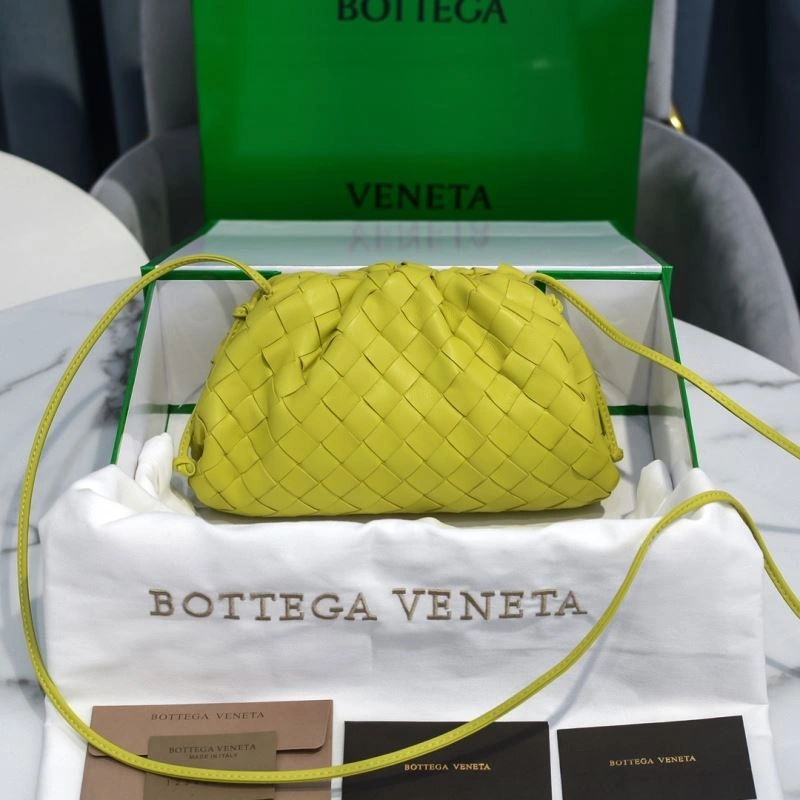 Bottega Veneta Pouch Clutch Bags Trendy 68140