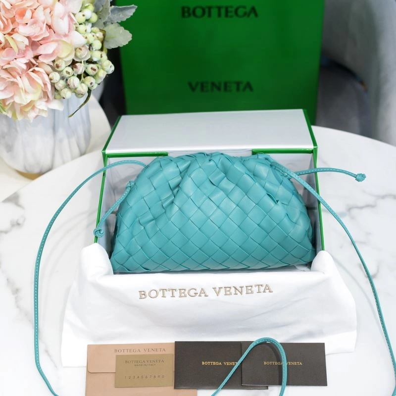 Trendsetting Bottega Veneta Pouch Clutch Bags 68091