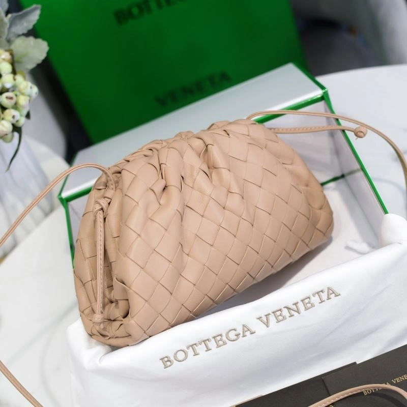Seasonal Bottega Veneta Pouch Clutch Bags 68101