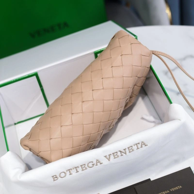 Seasonal Bottega Veneta Pouch Clutch Bags 68101