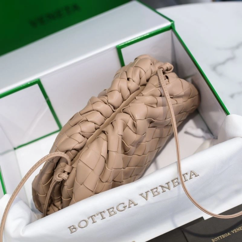 Seasonal Bottega Veneta Pouch Clutch Bags 68101