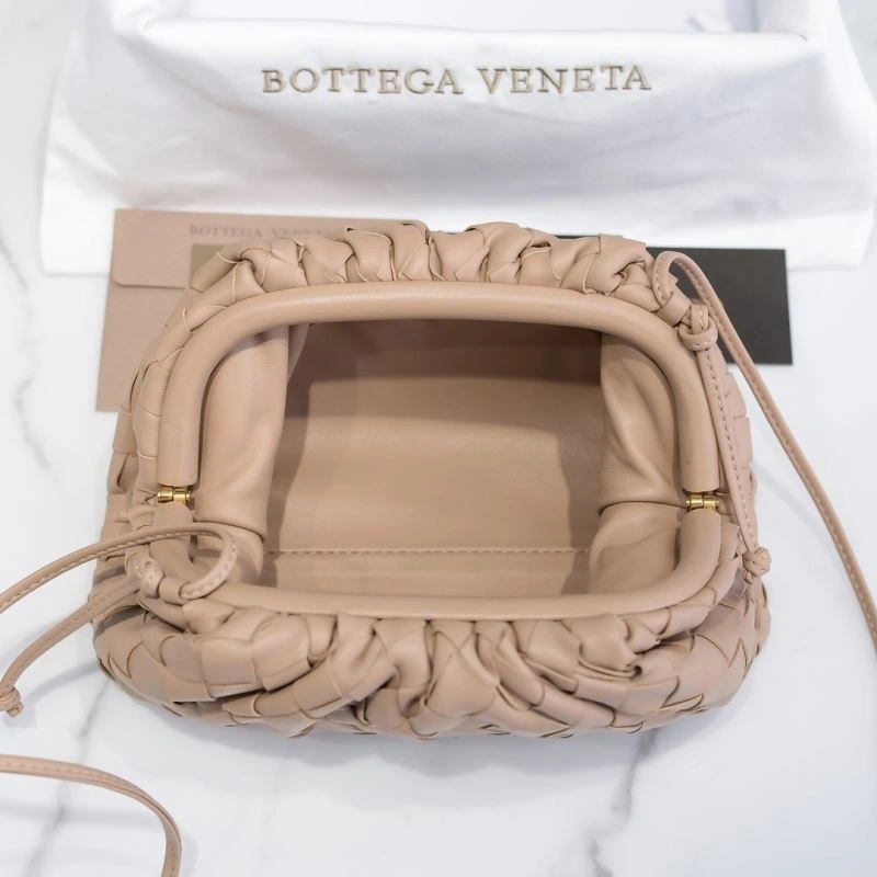 Seasonal Bottega Veneta Pouch Clutch Bags 68101