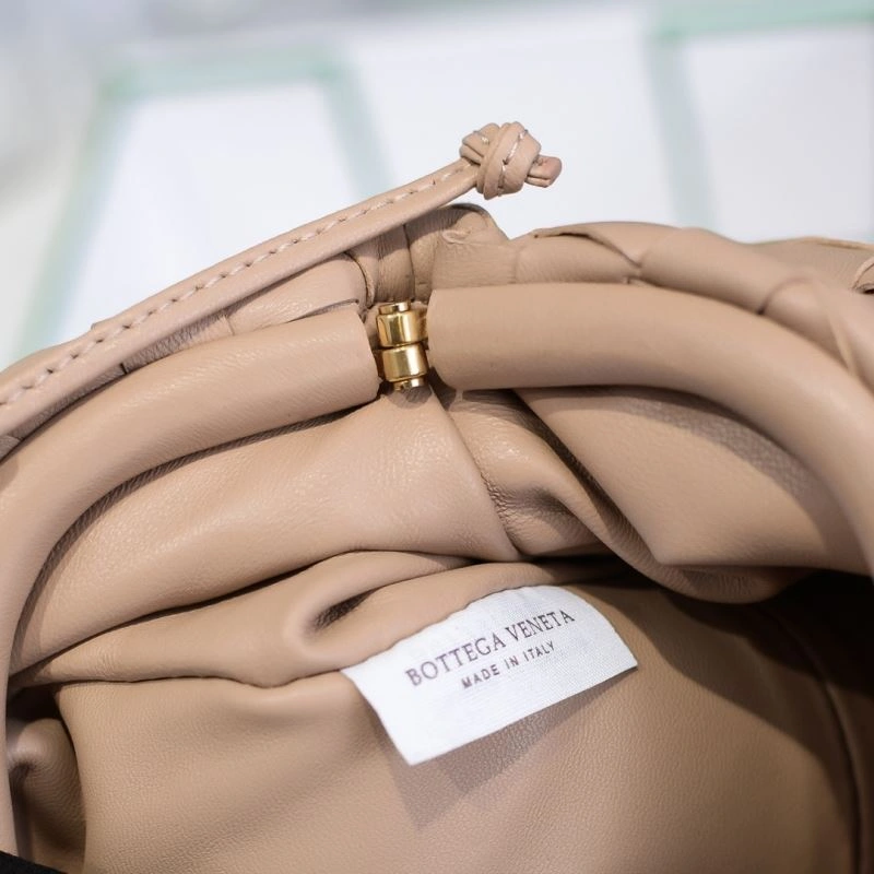 Seasonal Bottega Veneta Pouch Clutch Bags 68101