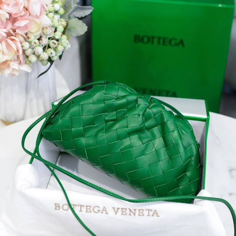 Resilient Bottega Veneta Pouch Clutch Bags 68100