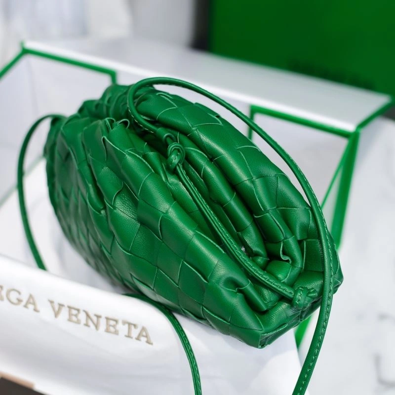 Resilient Bottega Veneta Pouch Clutch Bags 68100