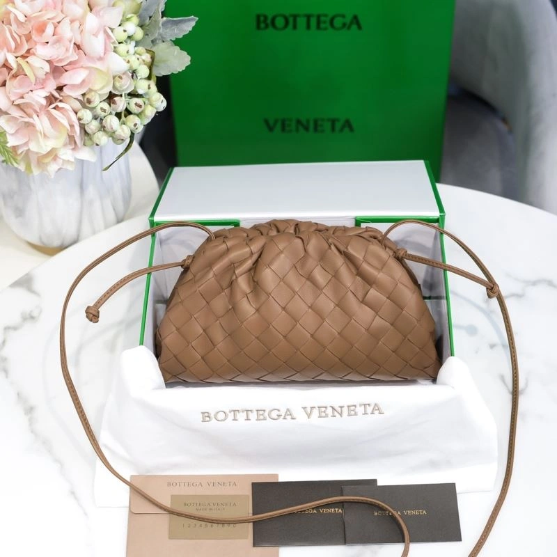 RelaxedFit Bottega Veneta Pouch Clutch Bags 68095