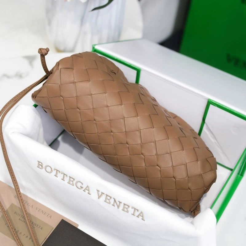 RelaxedFit Bottega Veneta Pouch Clutch Bags 68095