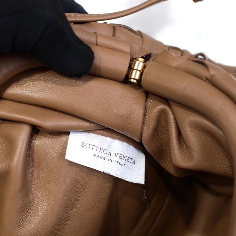 RelaxedFit Bottega Veneta Pouch Clutch Bags 68095