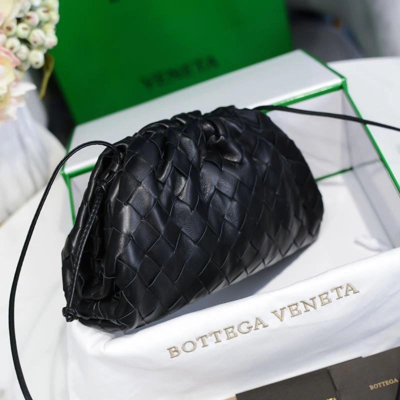 Bottega Veneta Pouch Clutch Bags Fashionable 68084
