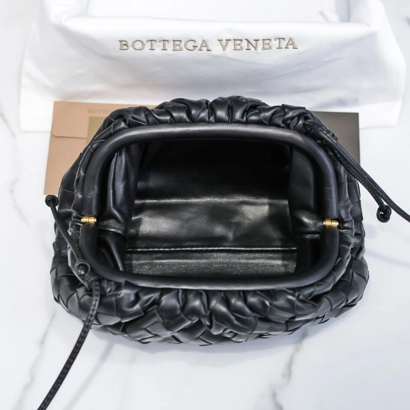 Bottega Veneta Pouch Clutch Bags Fashionable 68084