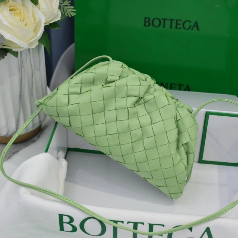 FashionForward Bottega Veneta Pouch Clutch Bags 68086