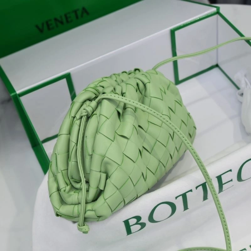 FashionForward Bottega Veneta Pouch Clutch Bags 68086