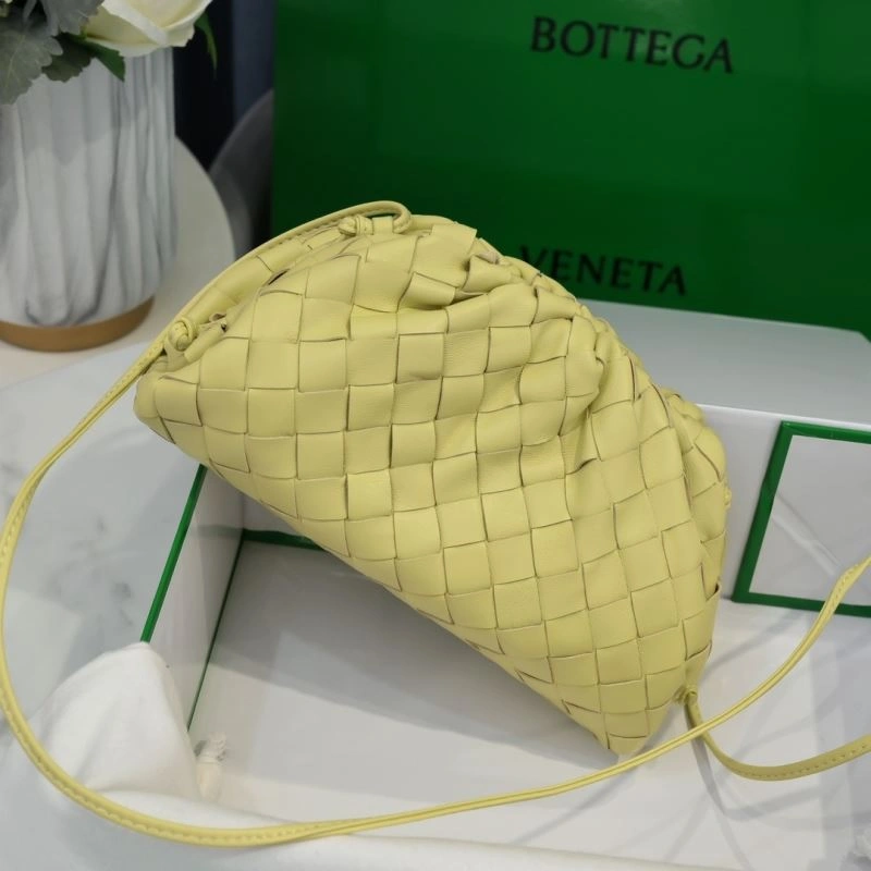 Bottega Veneta Pouch Clutch Bags EyeCatching 68117