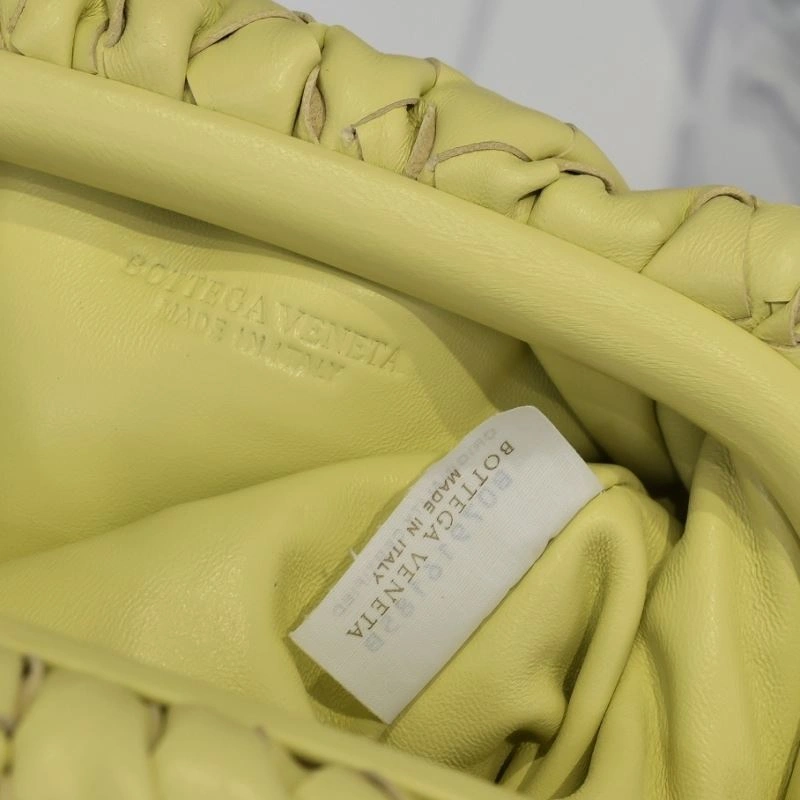 Bottega Veneta Pouch Clutch Bags EyeCatching 68117
