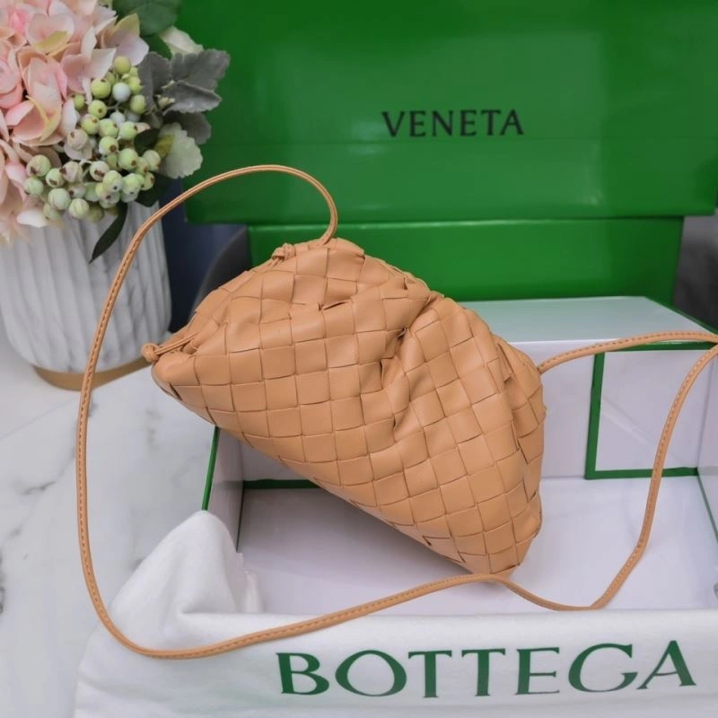 TechFriendly Bottega Veneta Pouch Clutch Bags 68081