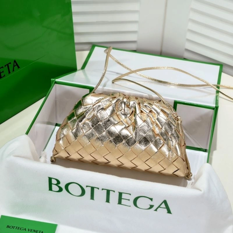 Bottega Veneta Pouch Clutch Bags Lightweight 68115