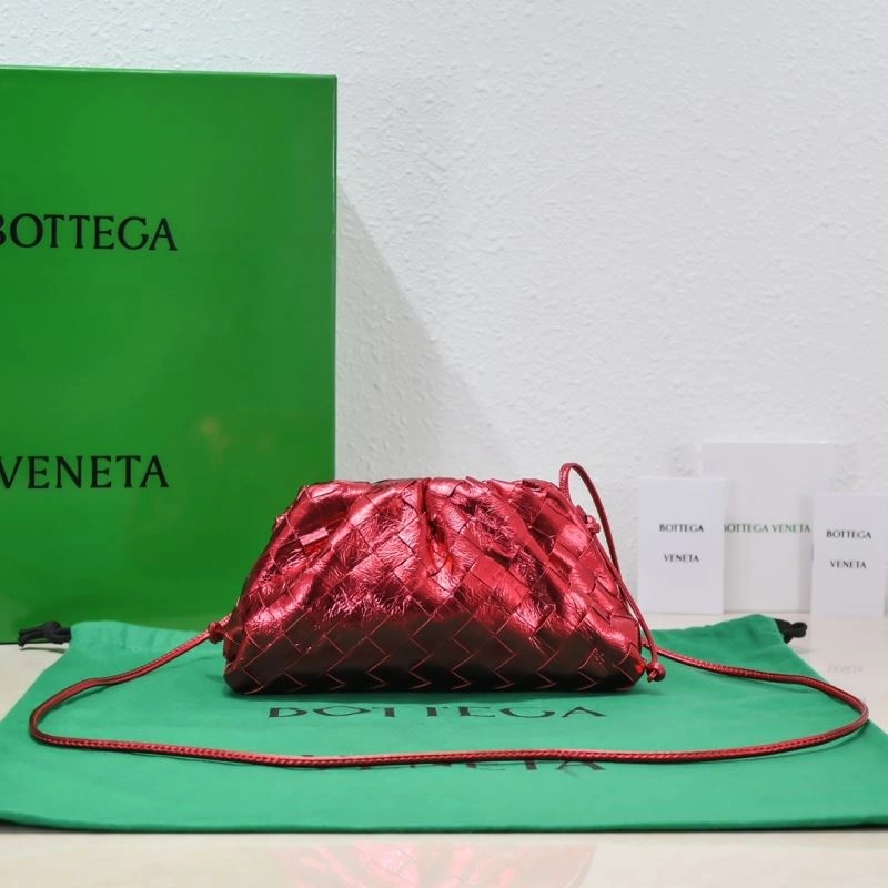 Vibrant Bottega Veneta Pouch Clutch Bags 68111