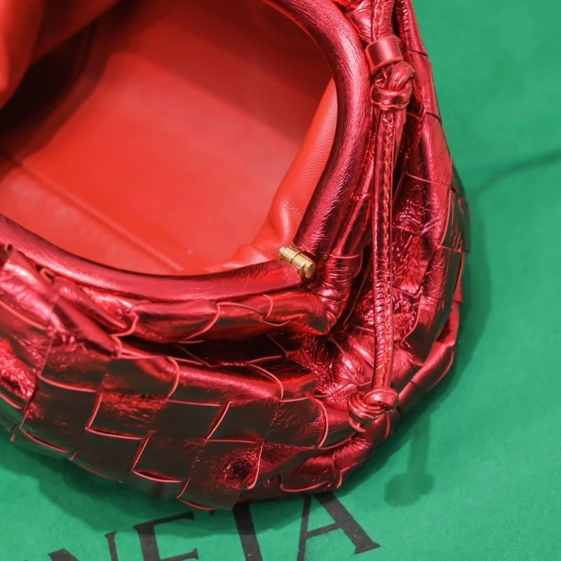 Vibrant Bottega Veneta Pouch Clutch Bags 68111