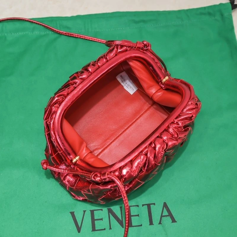 Vibrant Bottega Veneta Pouch Clutch Bags 68111