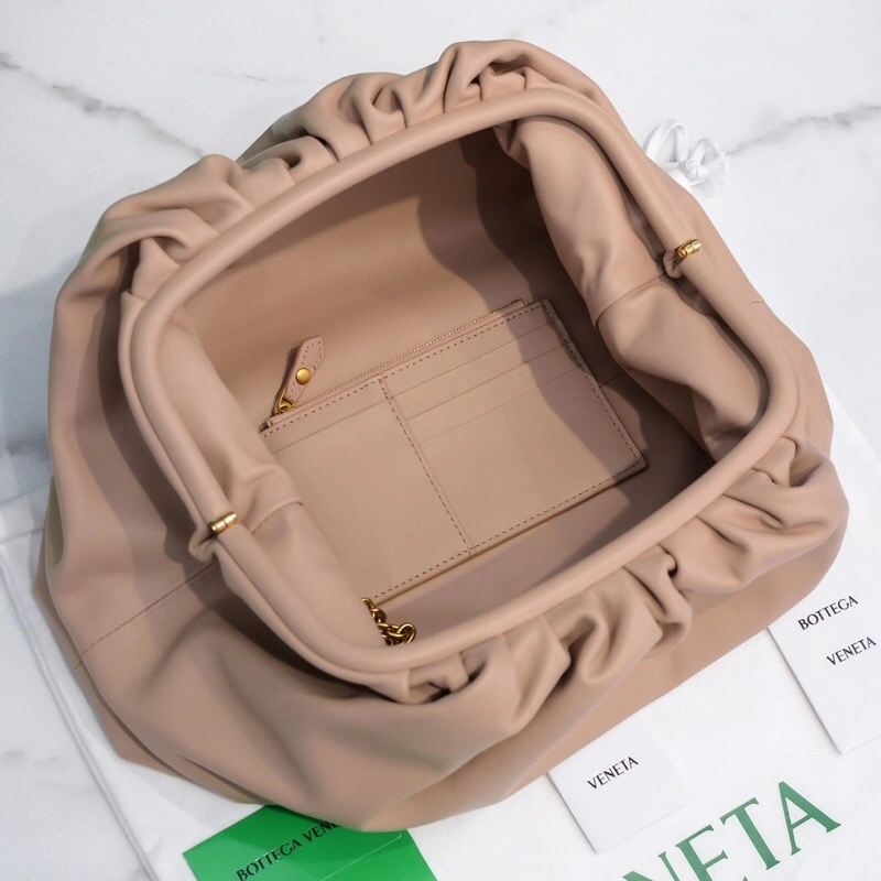 Sophisticated Bottega Veneta Pouch Clutch Bags 68061