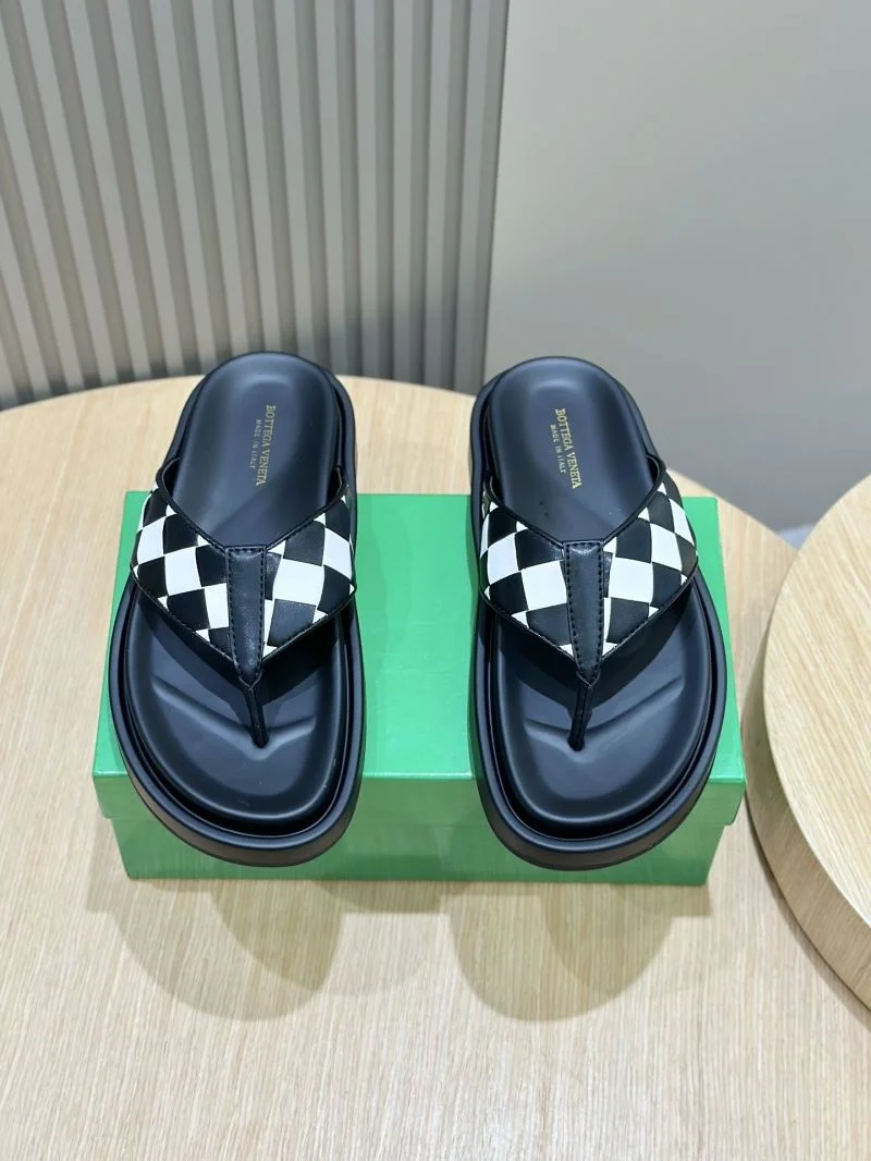 Bottega Veneta Sandals Elegant 5032