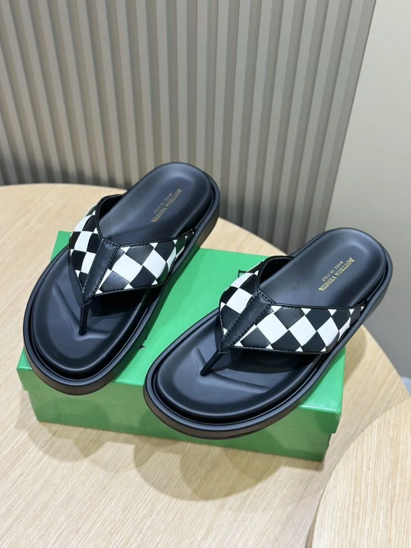 Bottega Veneta Sandals Elegant 5032