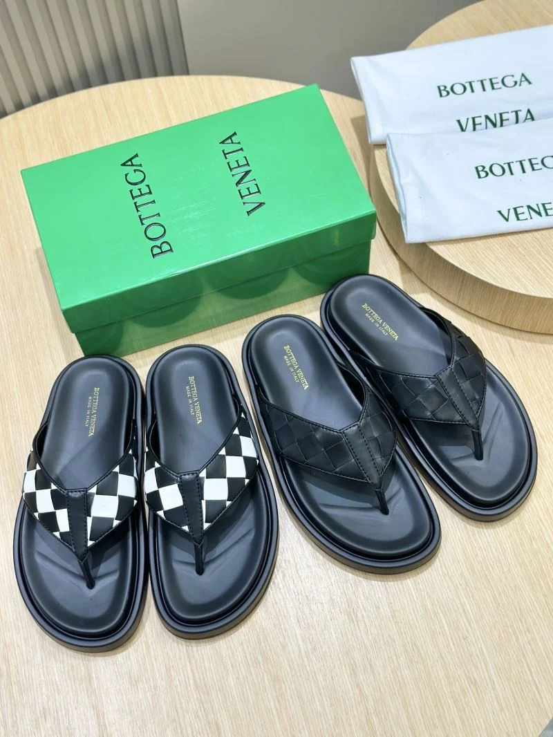 Bottega Veneta Sandals Elegant 5032