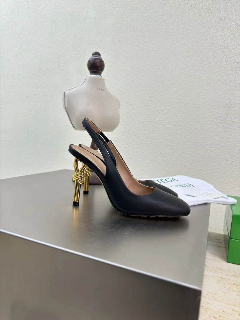 Bottega Veneta Sandals Unique 12932