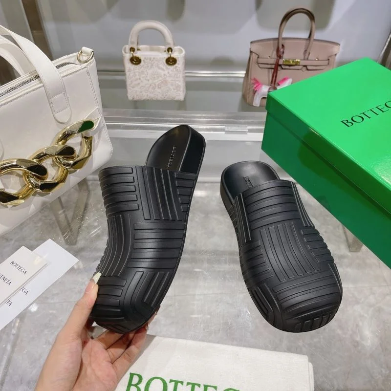 RelaxedFit Bottega Veneta Sandals 10571
