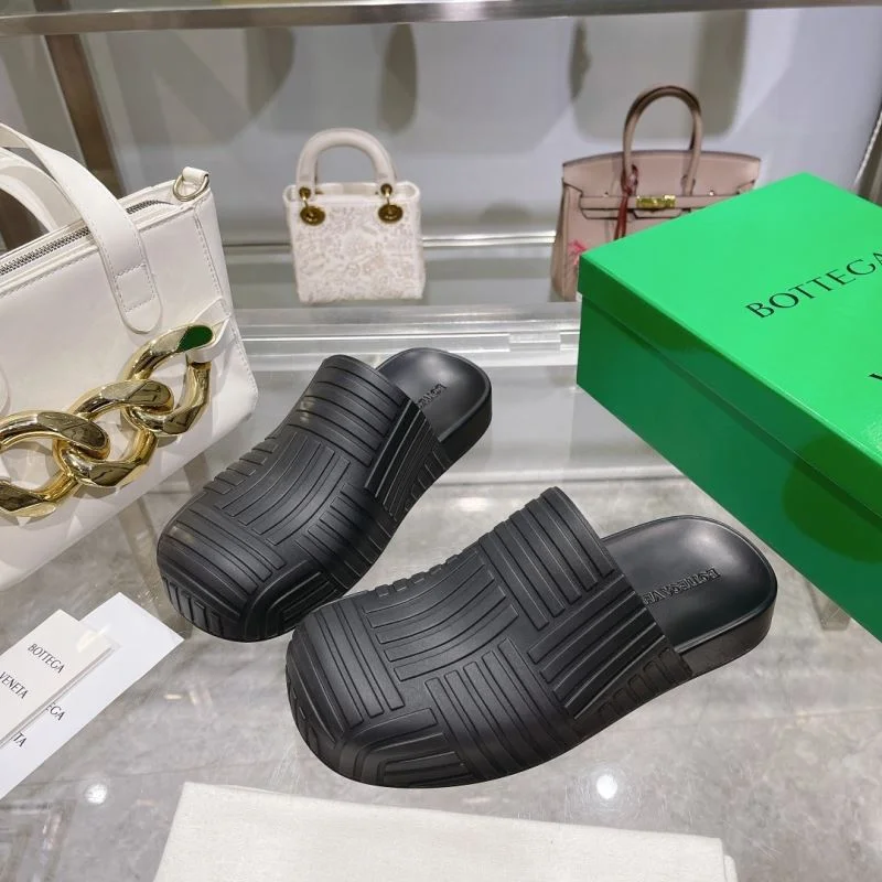 RelaxedFit Bottega Veneta Sandals 10571