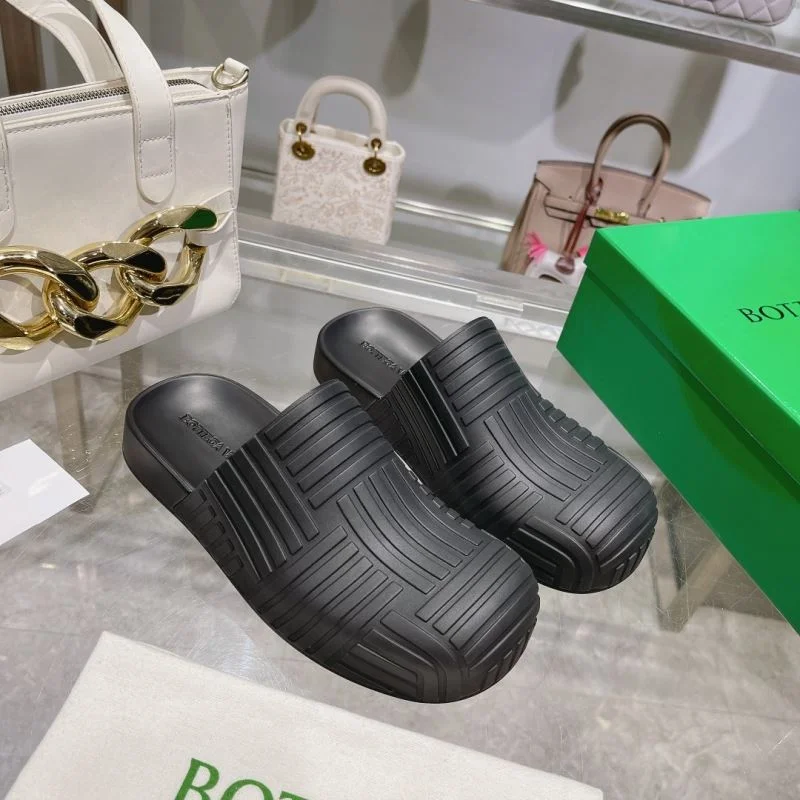 RelaxedFit Bottega Veneta Sandals 10571