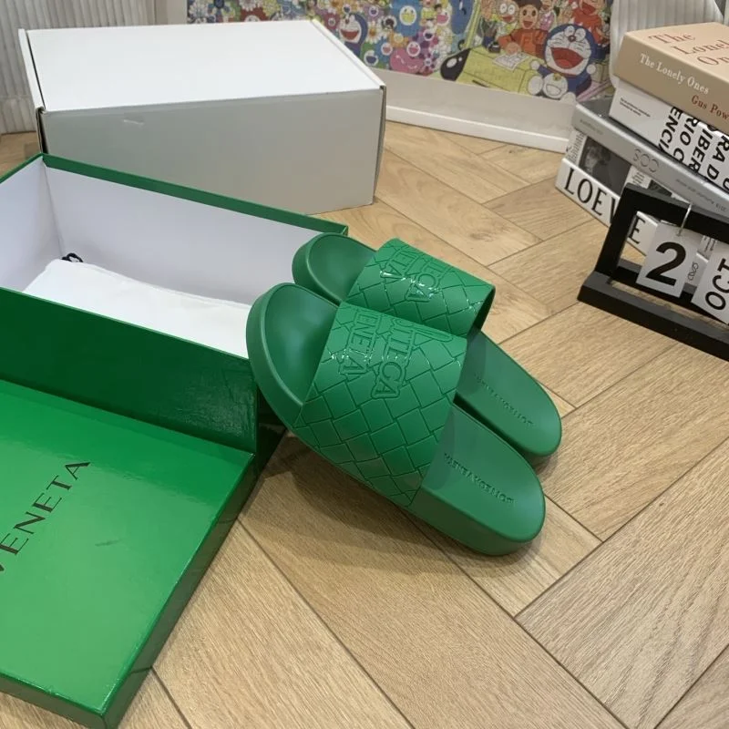 Versatile Bottega Veneta Sandals 10483