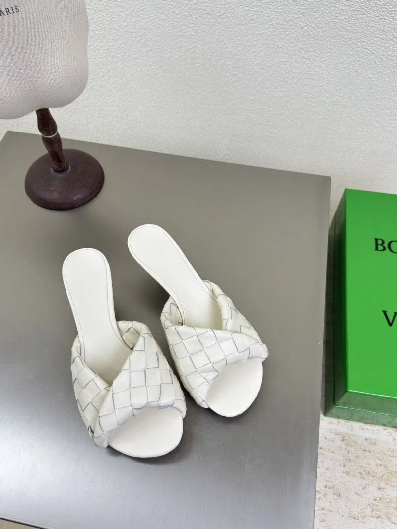 Sleek Bottega Veneta Sandals 6770