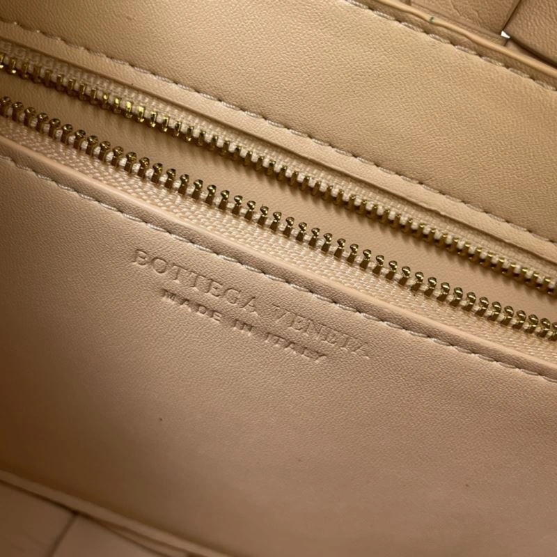Versatile Bottega Veneta Satchel Bags 84706