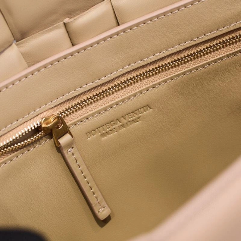 Bottega Veneta Satchel Bags AllSeason 68089