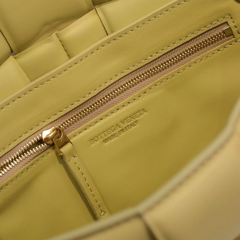 Bottega Veneta Satchel Bags Versatile 68146