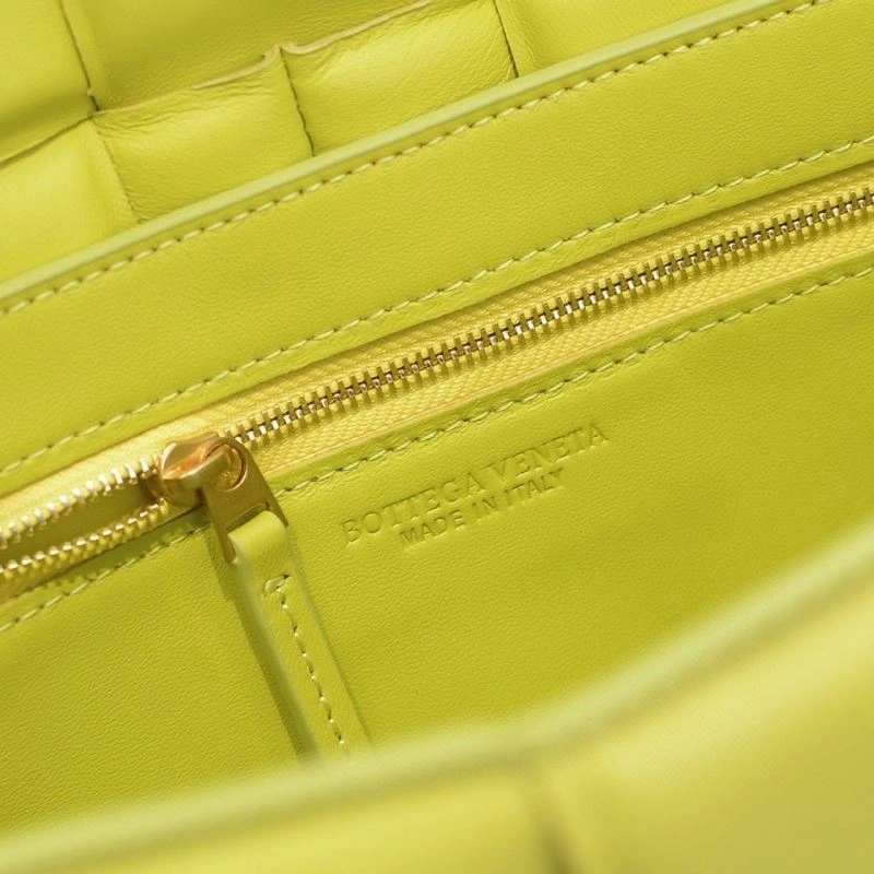Bottega Veneta Satchel Bags ComfortFit 68049