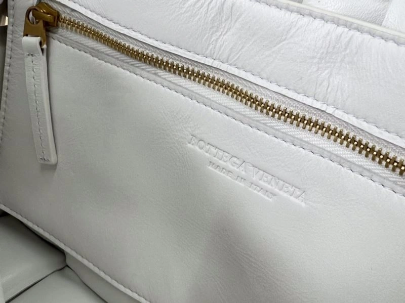 Sporty Bottega Veneta Satchel Bags 68030