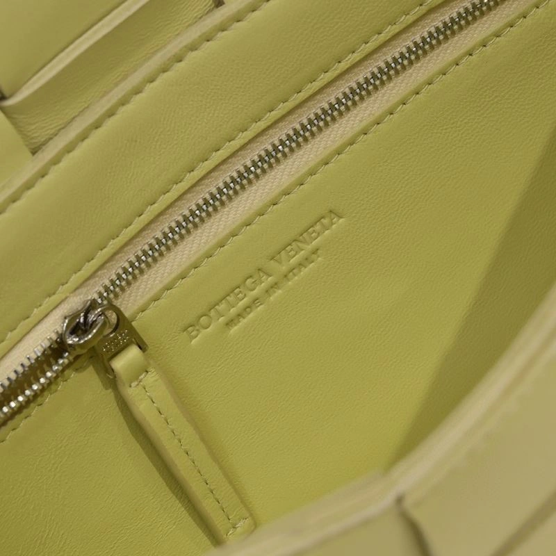WeatherProof Bottega Veneta Satchel Bags 67985