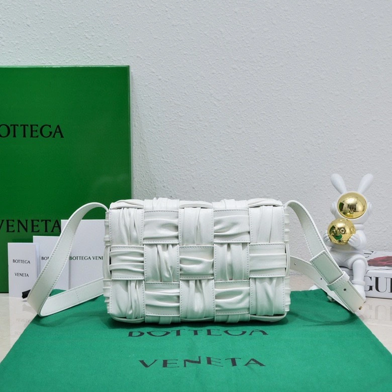 Bottega Veneta Satchel Bags Sleek 67880