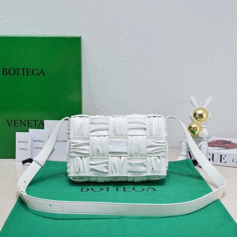 Bottega Veneta Satchel Bags Sleek 67880