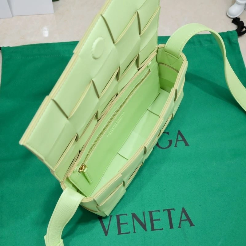 Bottega Veneta Satchel Bags Elegant 67859